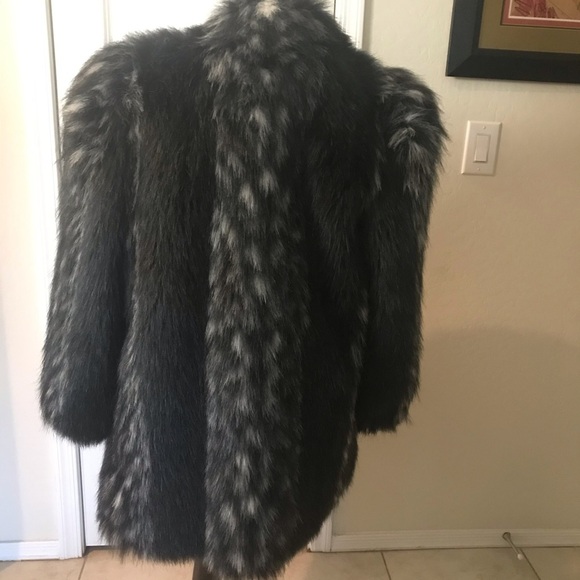 Vintage Black & Gray Faux Fur Women’s Gorgeous Coat size M - Picture 3 of 16